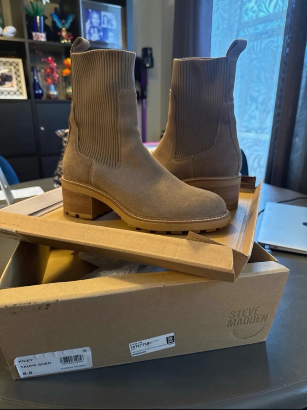 Steve Madden Kiley Taupe Sued 8.5